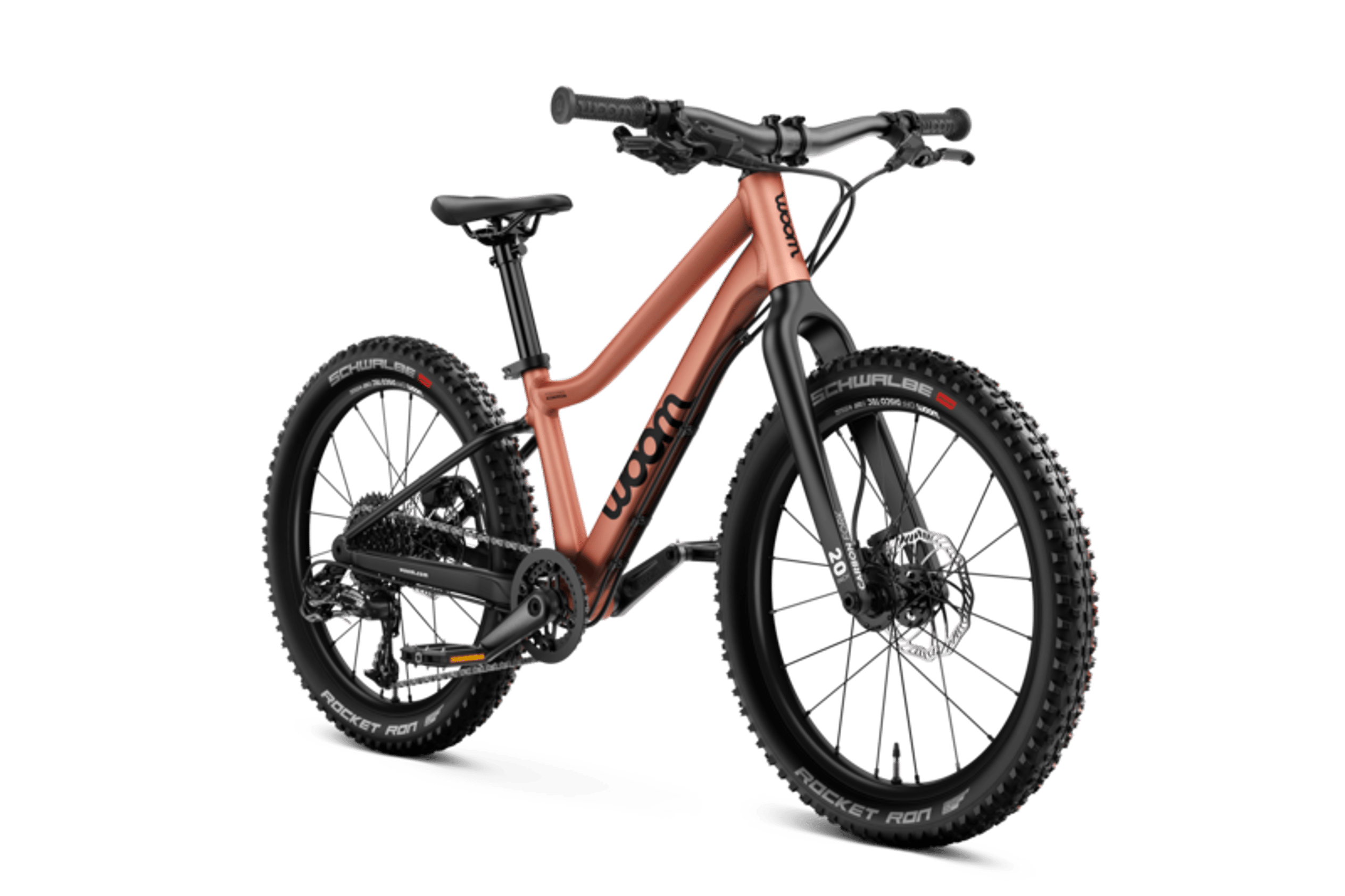 Seitliche Frontansicht des woom OFF 4 Mountainbikes für Kinder ab sechs Jahren.