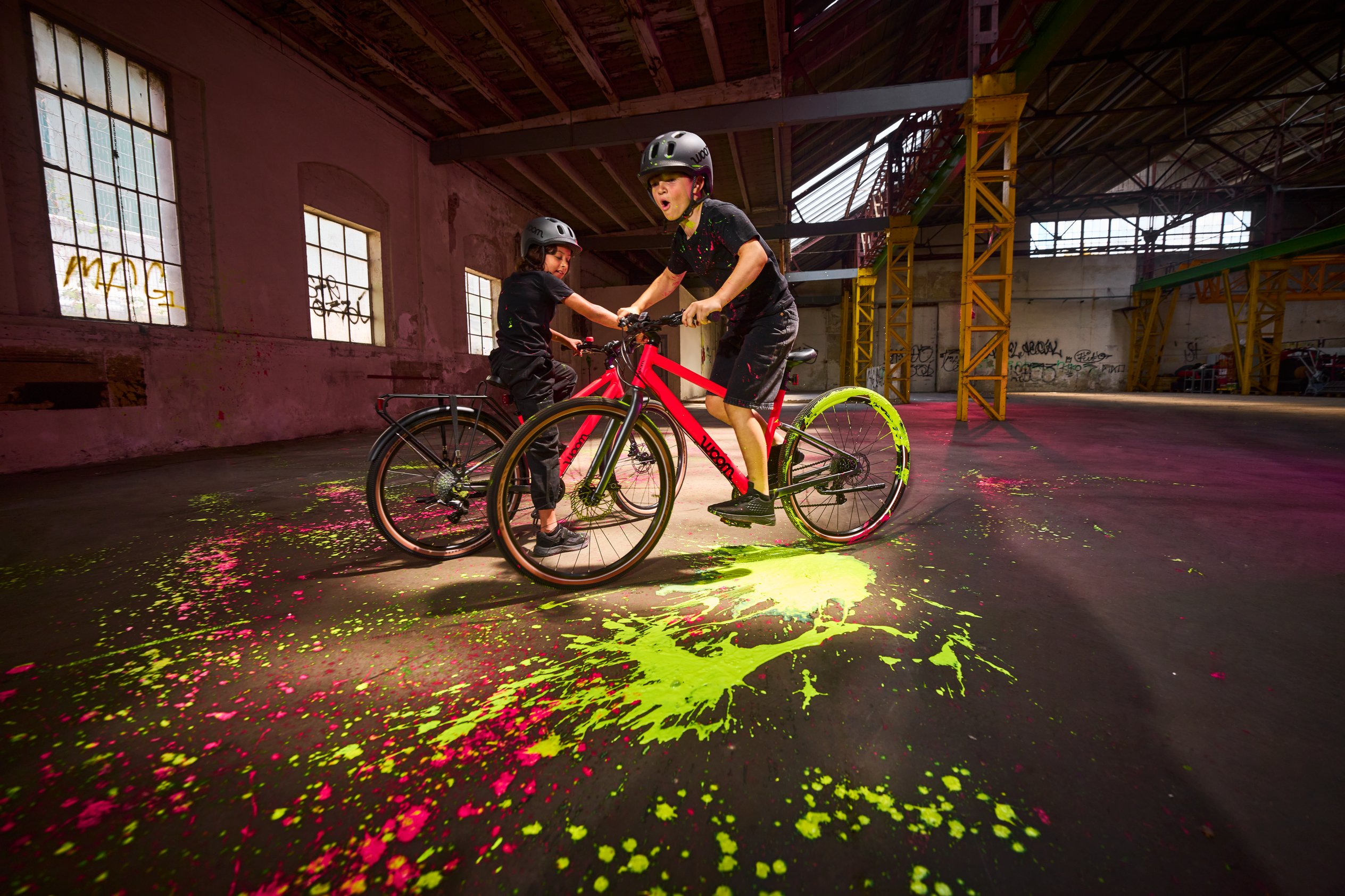 Das woom EXPLORE 5 Kinderfahrrad in Verwendung.