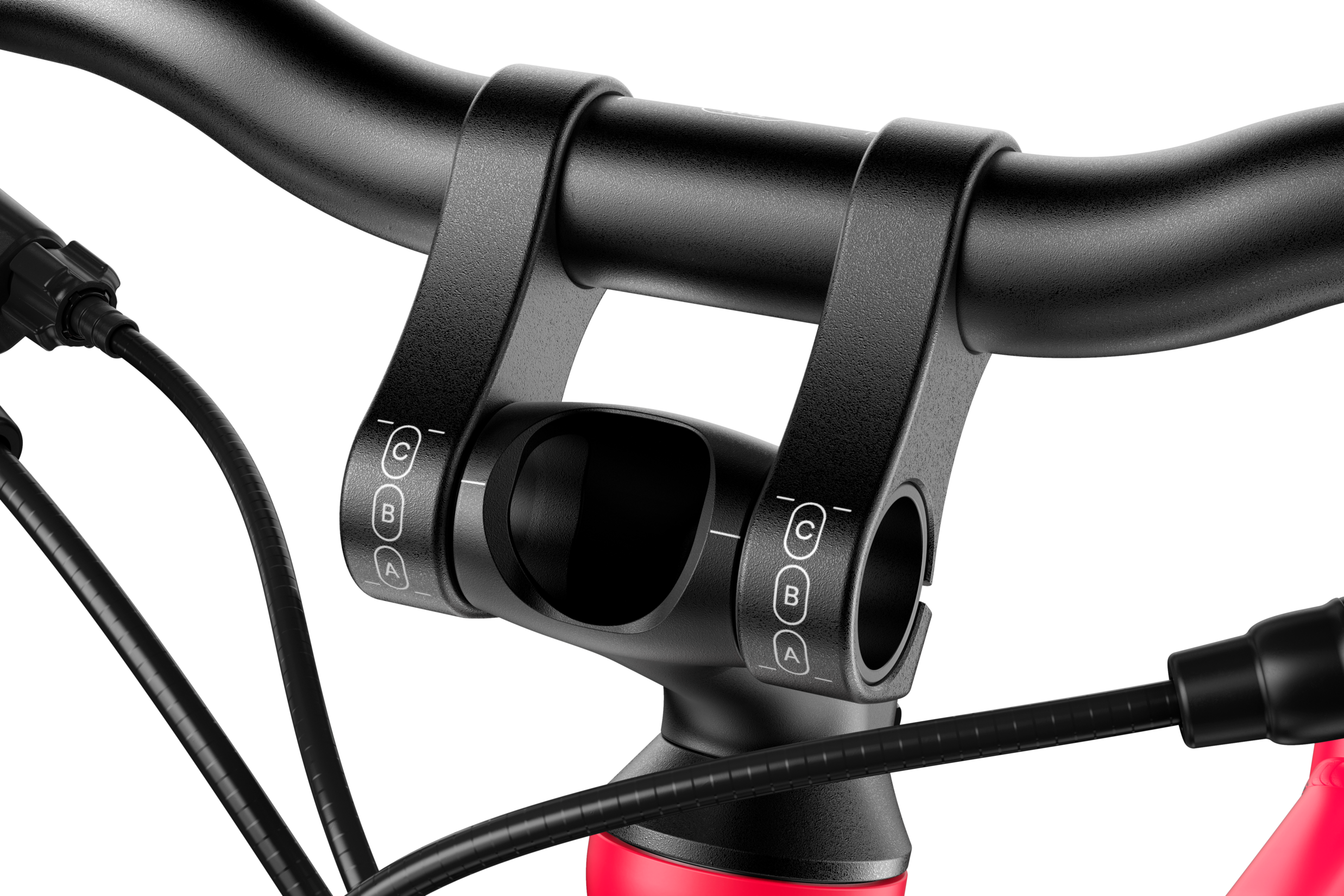 Vue détaillée du marquage ABC sur la potence noire du vélo enfant woom EXPLORE 6.