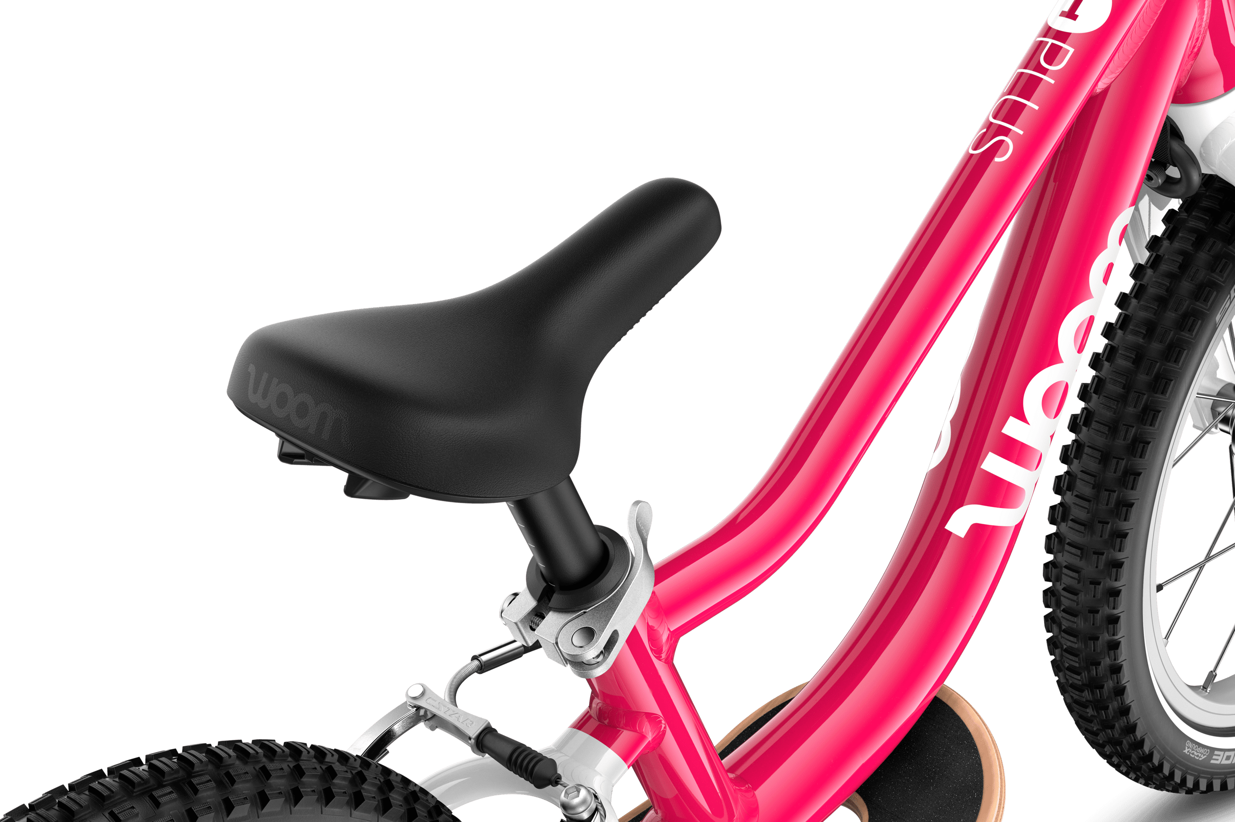 Detailed view of the banana-shaped saddle on the woom GO 1 PLUS balance bike