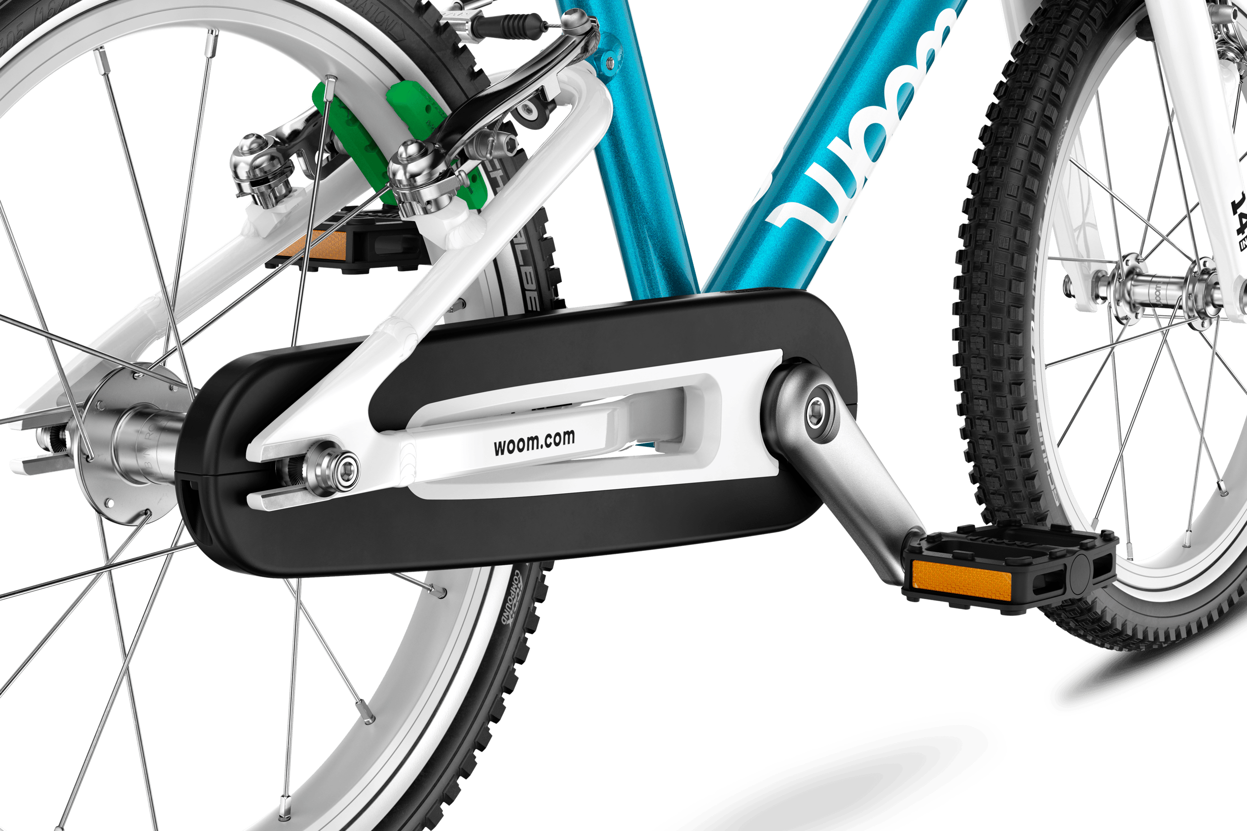 Detailed view of the closed chainguard on the woom GO 2 children's bike