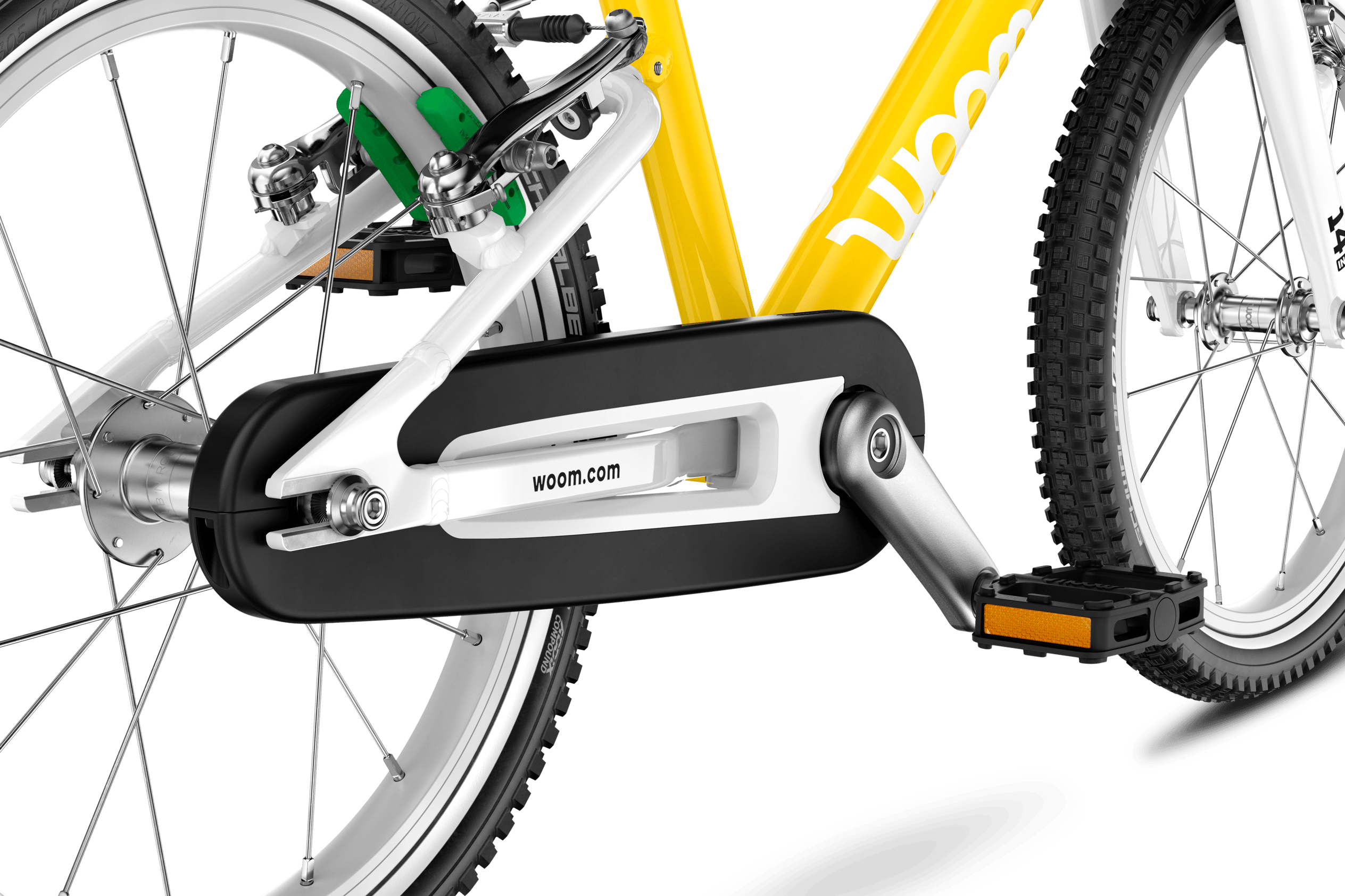 Detailed view of the closed chainguard on the woom GO 2 children's bike