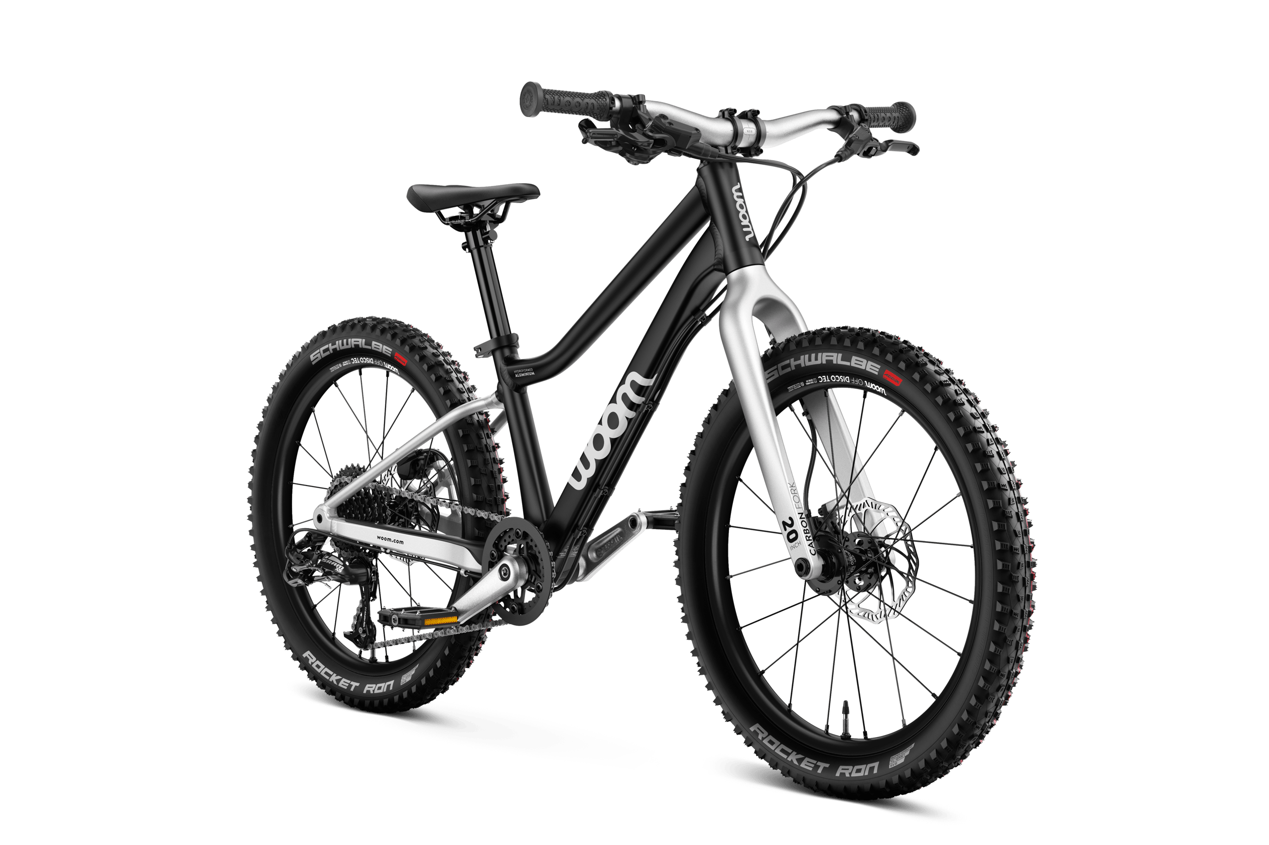 Vue latérale de face du VTT enfant woom OFF 4 pour les enfants à partir de six ans.